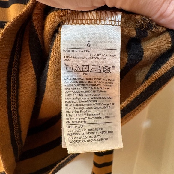 GAP Striped V-Neck Longsleeve - Picture 4 of 4